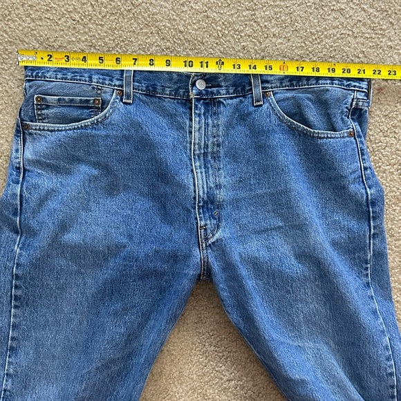 Levi’s 505 Men’s 42x32 Regular Fit Medium Wash Jeans - Picture 10 of 10